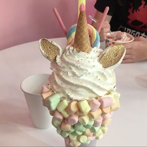 Meet your Posher, Stacy